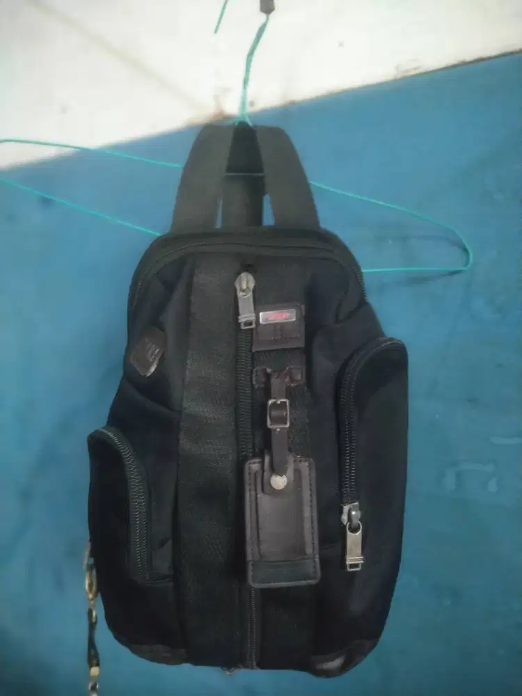 TUMI Sling back salatoga