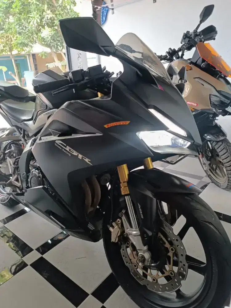 FOR SALE CBR 250 RR BLACK 2017