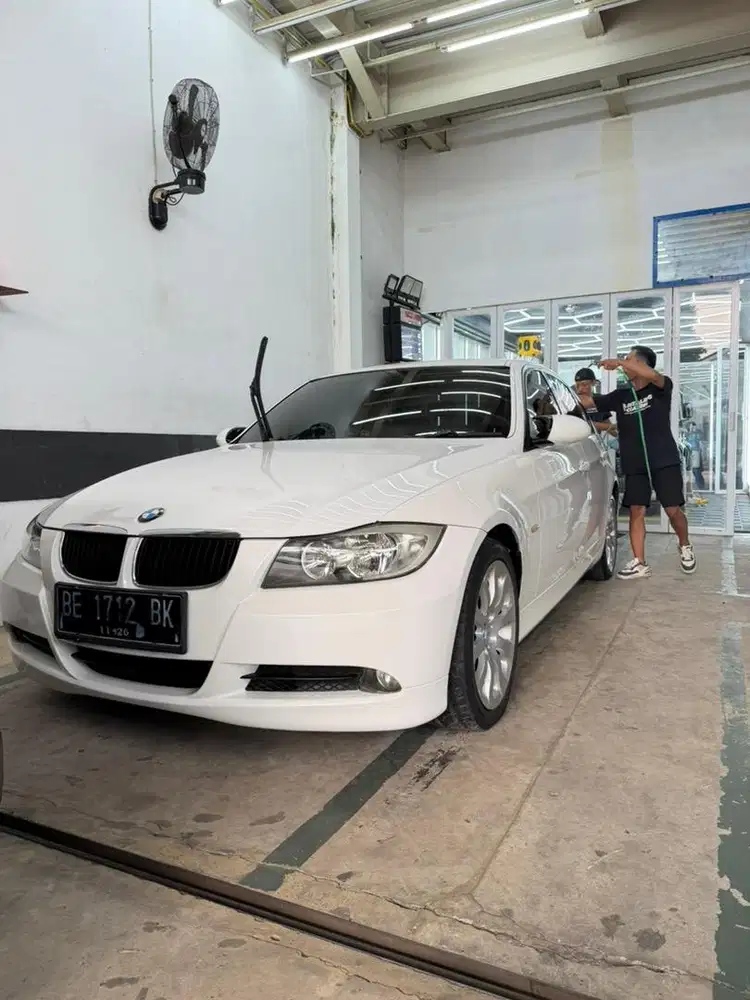 BMW e90 320i automatic 2009
