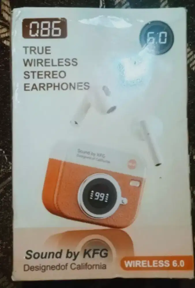 Headset bluetooth warna hitam kondisi baru