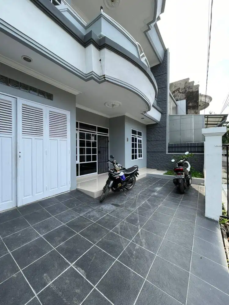 Dijual Rumah Siap Huni di Taman Kopo Indah Bandung
