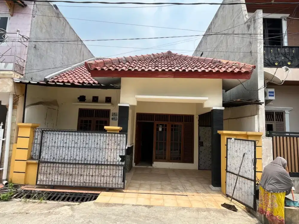 Di Sewakan Rumah 2Kamar dalam Komplek Akses Biskita di DEPOK TIMUR