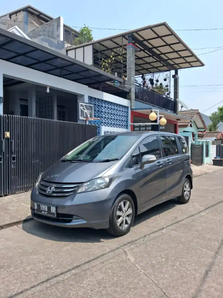 Bismillah numpang jual honda freed psd abu no. D