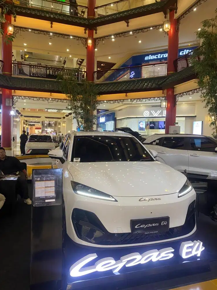 Lepas E4 (putih)