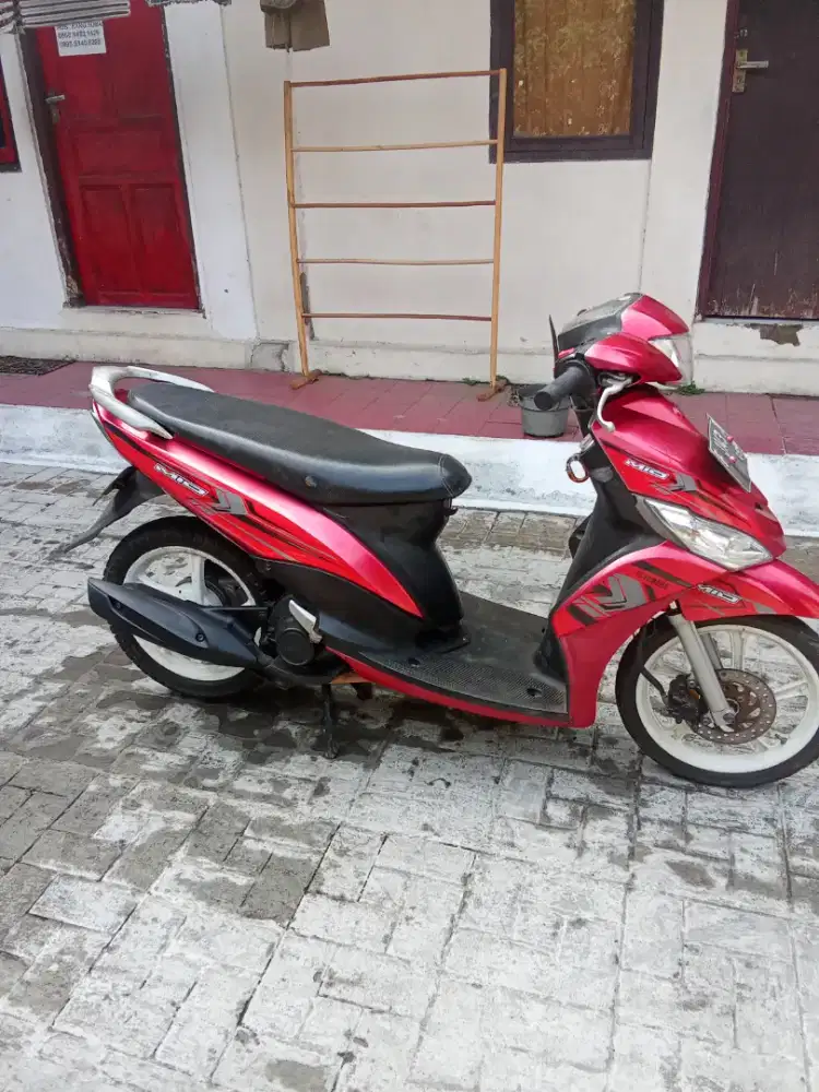 Yamaha Mio J merah