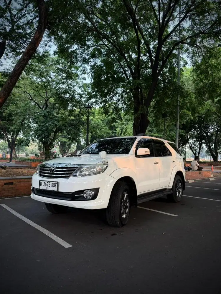Toyota Fortuner 2.7 G Lux TRD AT 2014 - Putih