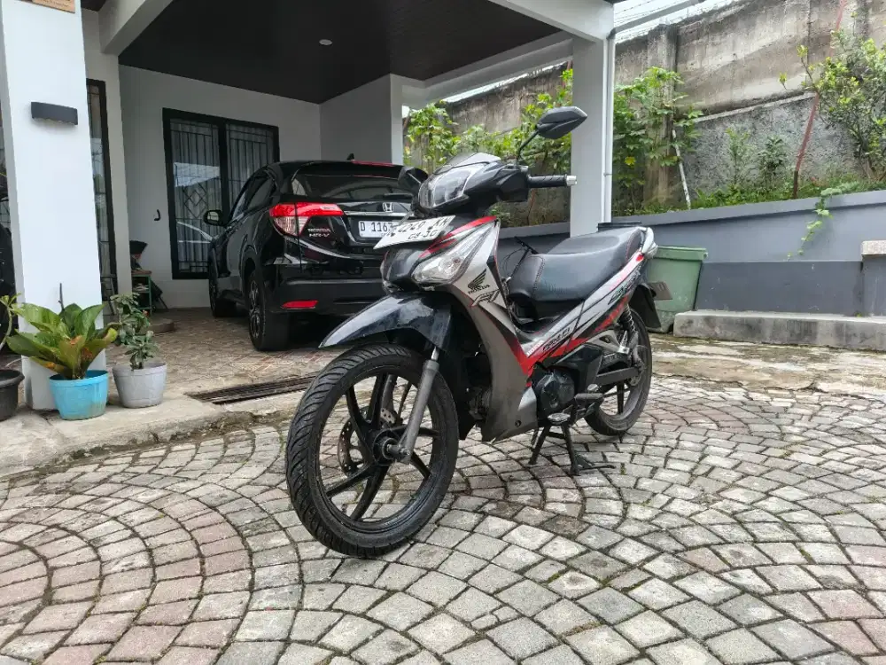 Honda Supra X 125 Helm In FI