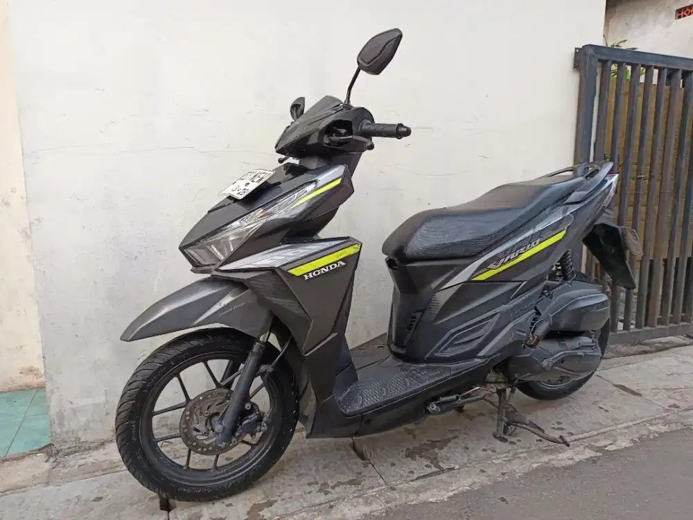 Honda vario led old 125 2018 lengkap bagus