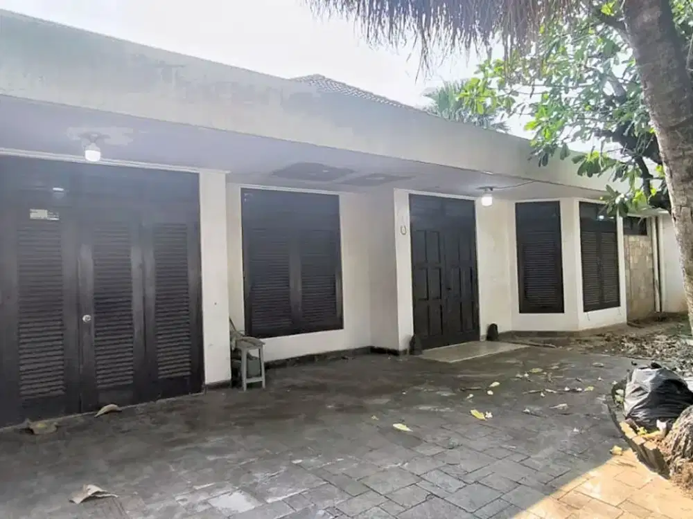 Dijual - Rumah Strategis Di Cempaka Putih Akses Mudah Ke Jalan TOL