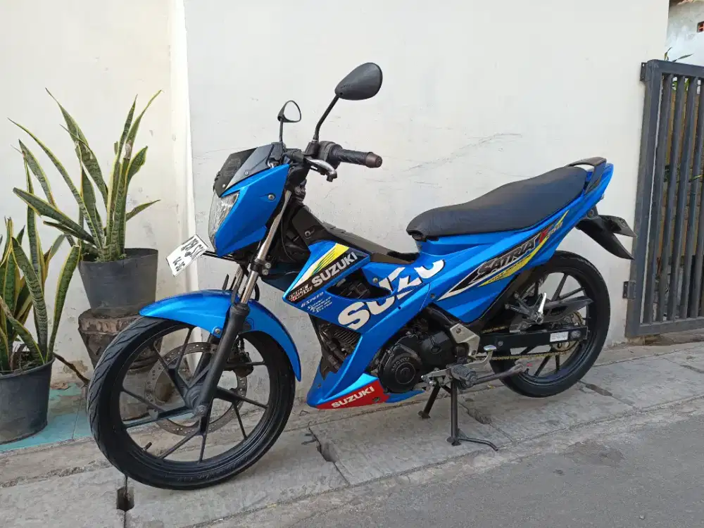 Suzuki satria f 150 2015 lengkap bagus
