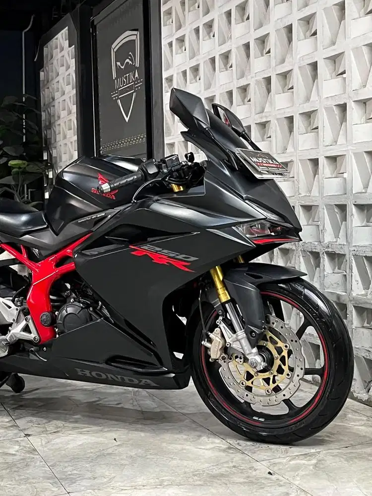 Istimewa!!Honda CBR 250 th 2019 - Ayu Mustika