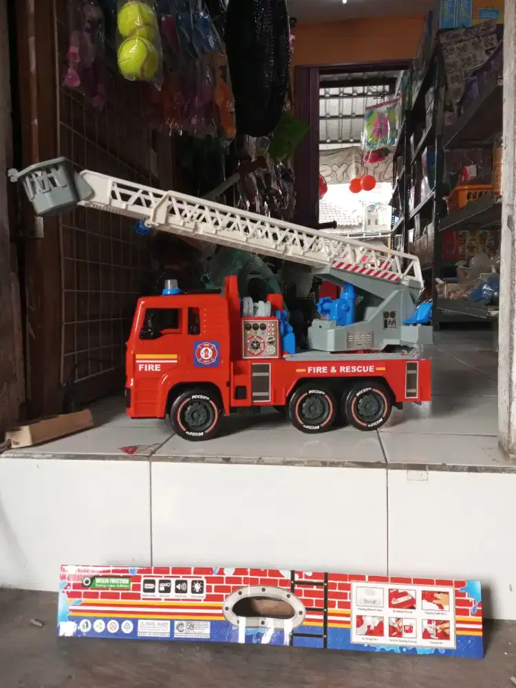 Mainan Anak Truk pemadam kebakaran selang air