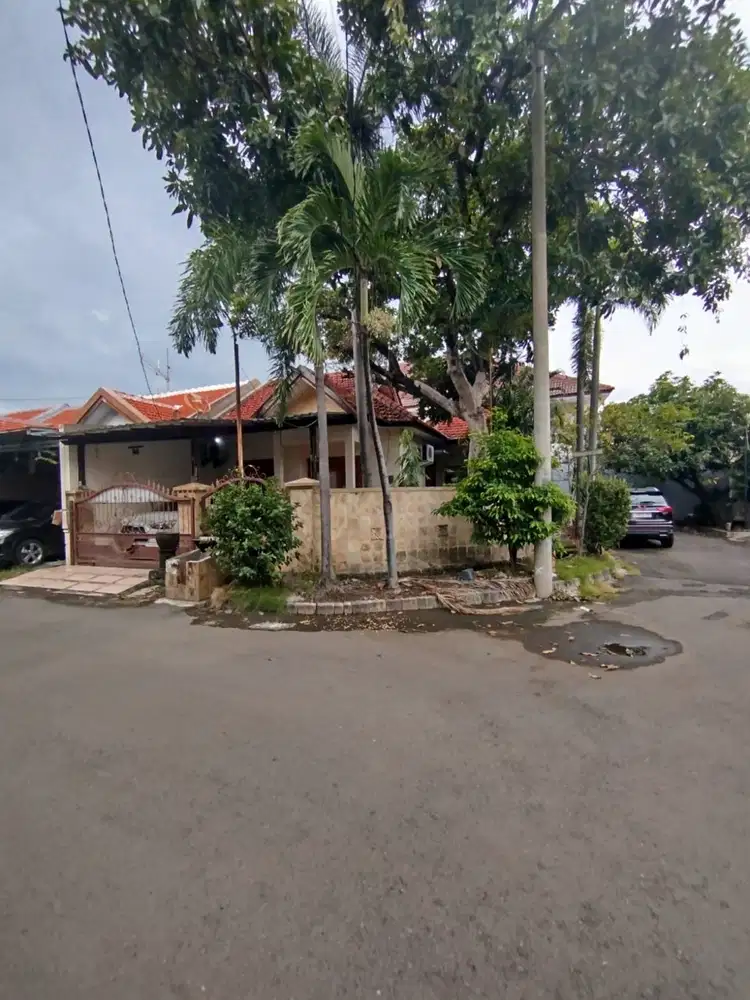 DIJUAL CEPAT RUMAH HOOK LOKASI STRATEGIS MEDOKAN AYU TANPA PERANTARA