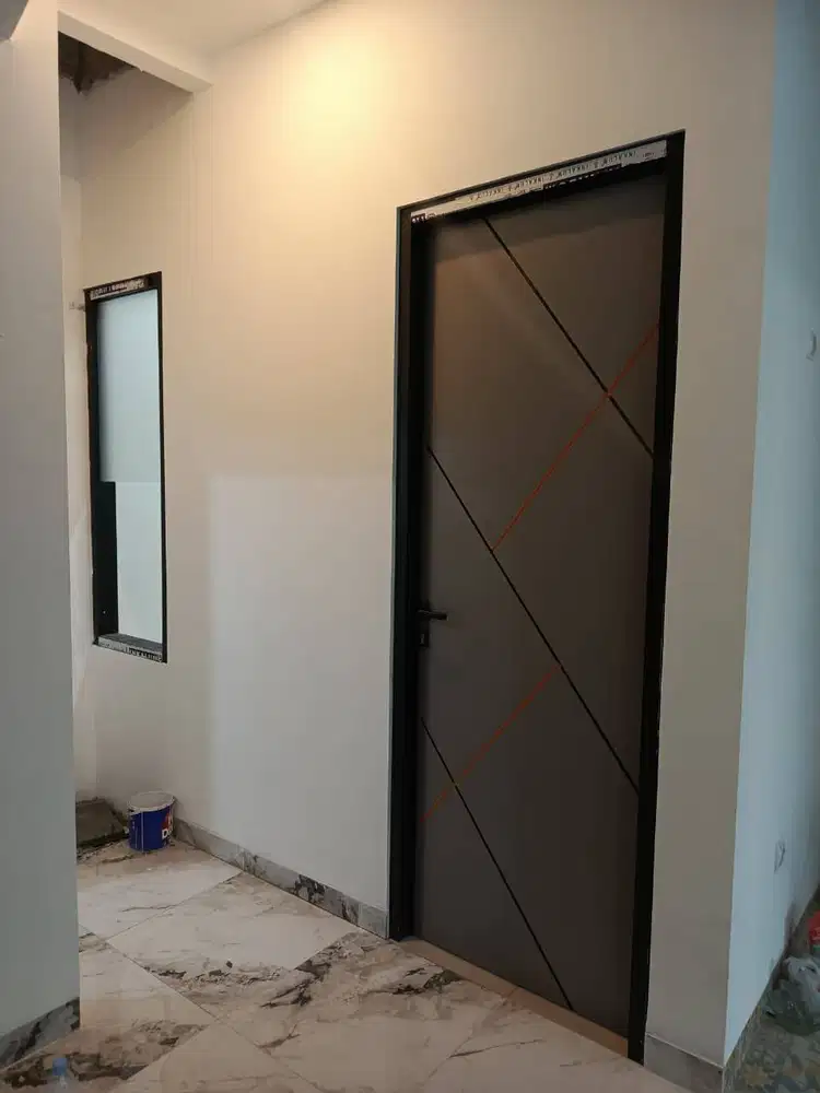 Pintu Multiplek Lapis HPL Custom, Kusen Aluminium
