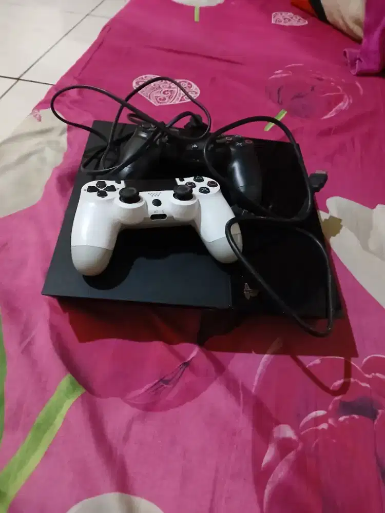 Di jual PS 4 nego tipis