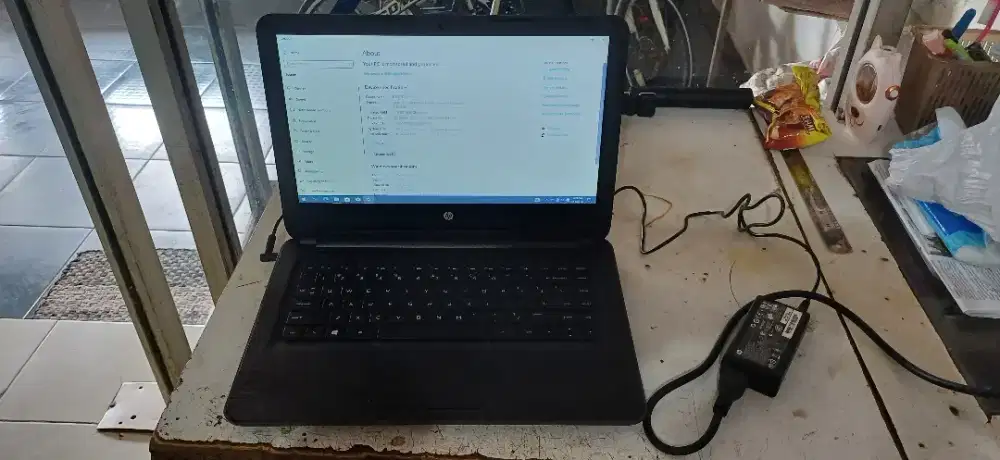Laptop HP AMD Radeon R5 Windows 10.