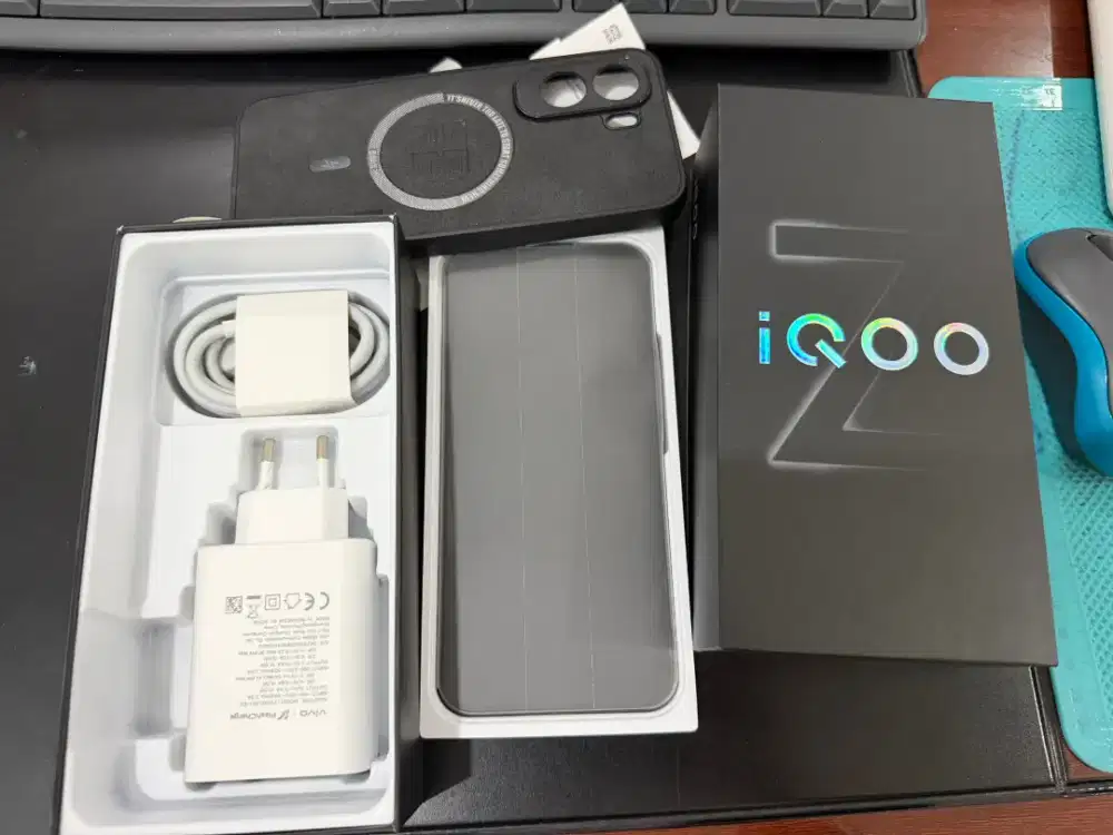 Iqoo z11 8 256 GB Battery 9020 Mah Baru Pakai Gak Lama