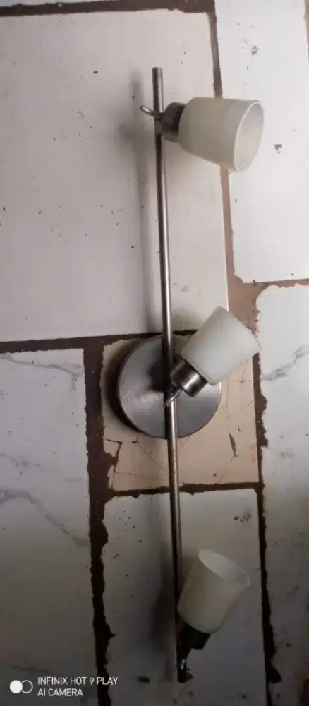 Lampu sorot ikea jumlah titik 3