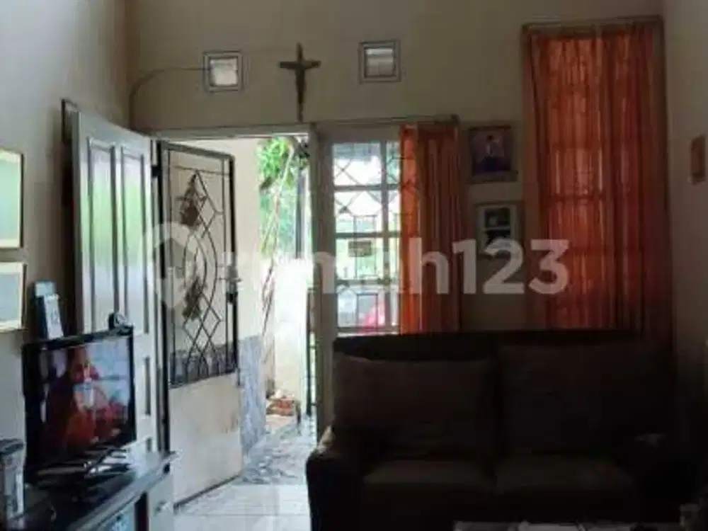 Rumah Bagus SHM di Cluster Cemara , Tangerang