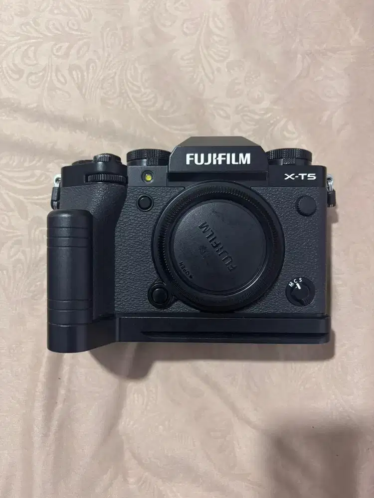 Fujifilm XT5 body only