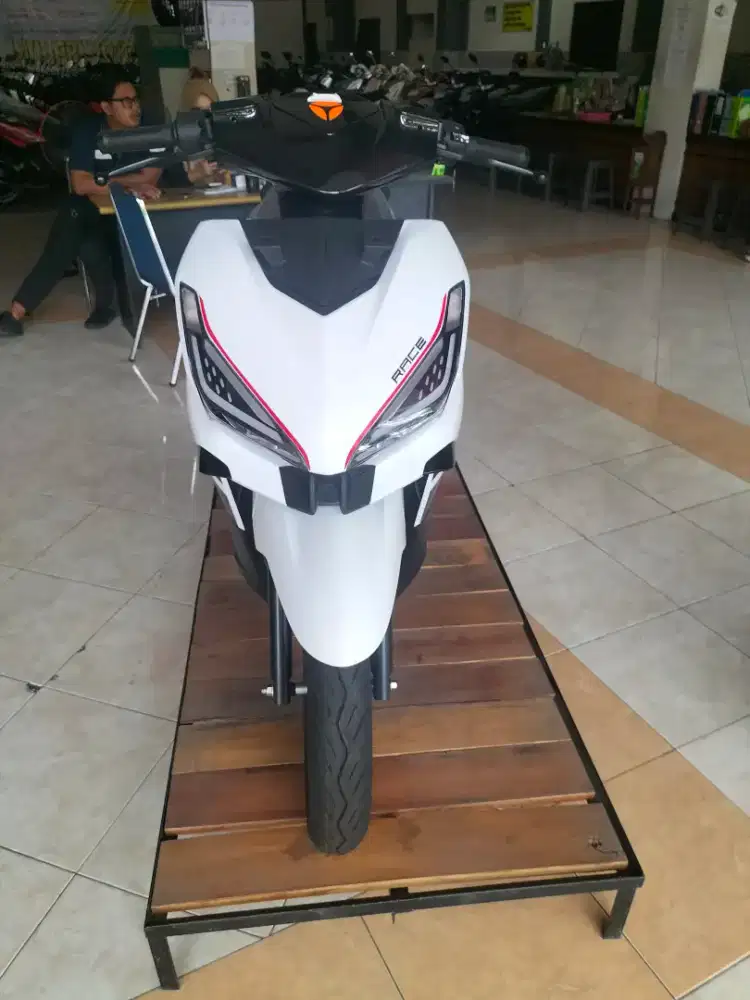 motor listrik yadea velax