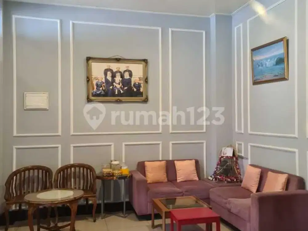 Rumah 3 Lantai Bagus Semi Furnished SHM di Perumnas 1 Karawaci , Tangerang