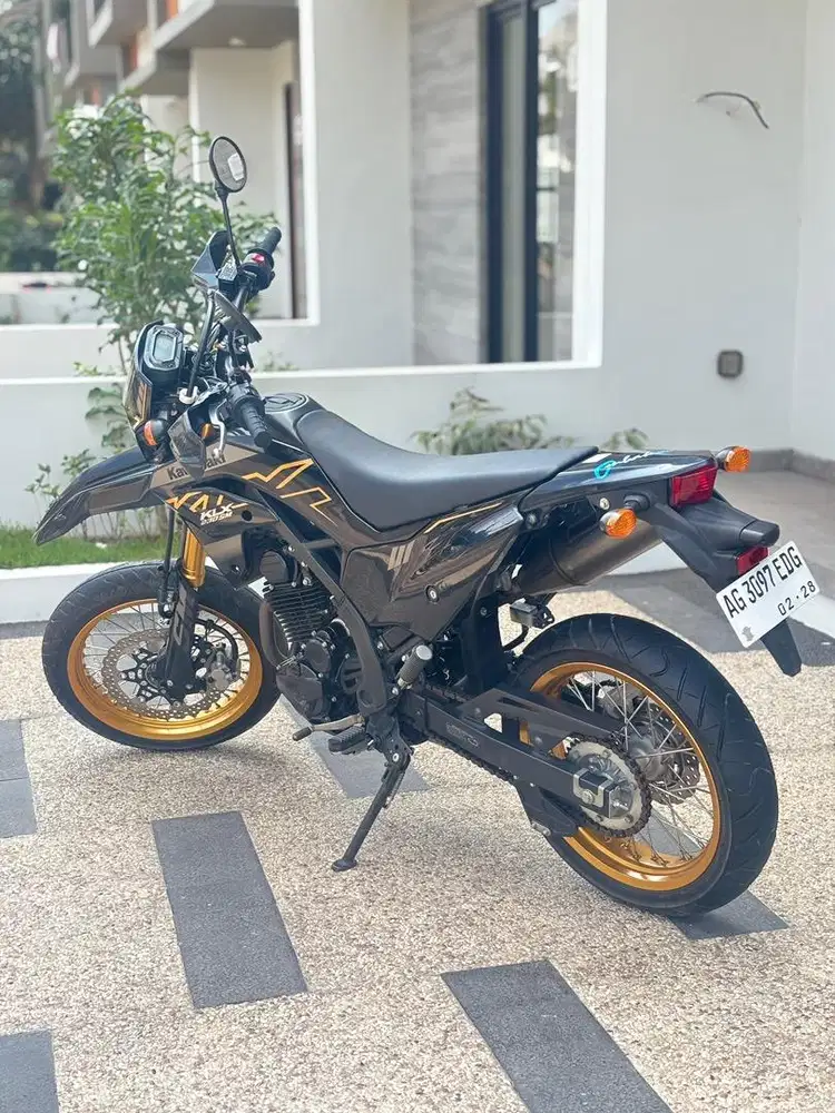 Siap Trabas Semua Medan Kawasaki KLX 230 SM Supermoto 2023 Koko Motor