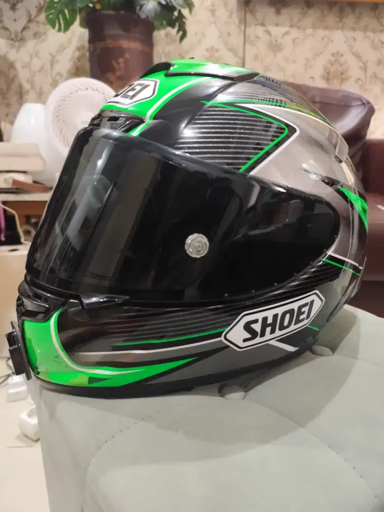 Helm shoei L not Arai agv