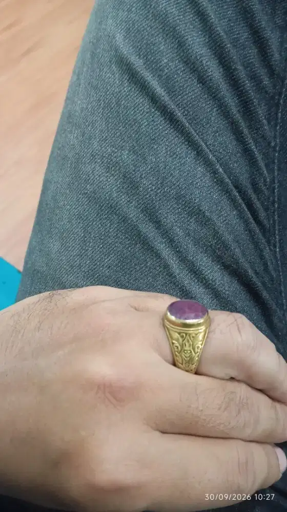 Cincin batu Ruby natural