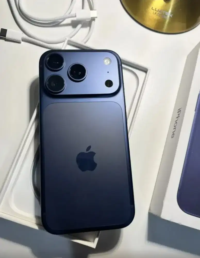 Ready iPhone 17 Pro 256 Deep Blue Cashback 2juta Bisa Cicilan Kredivo