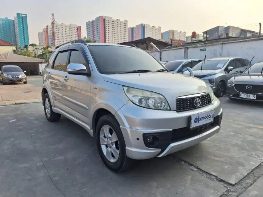 DP MURAH Toyota Rush 1.5 TRD Sportivo Bensin-AT 2014 Silver CBMMB