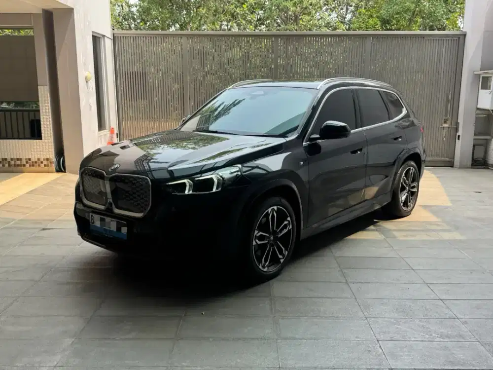 BMW IX1 M Sport Black