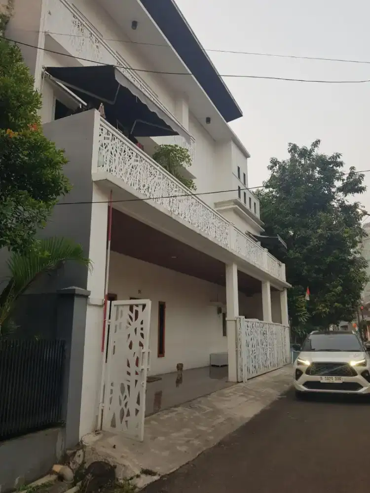RUMAH 3 LT SIAP HUNI KOMPLEK TNI AL RAWABAMBU PASAR MINGGU