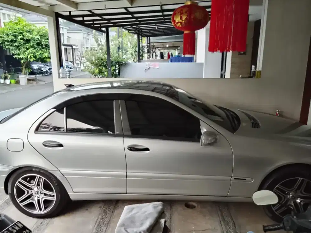 Dijual santai mercy w203 c200 THN 2002