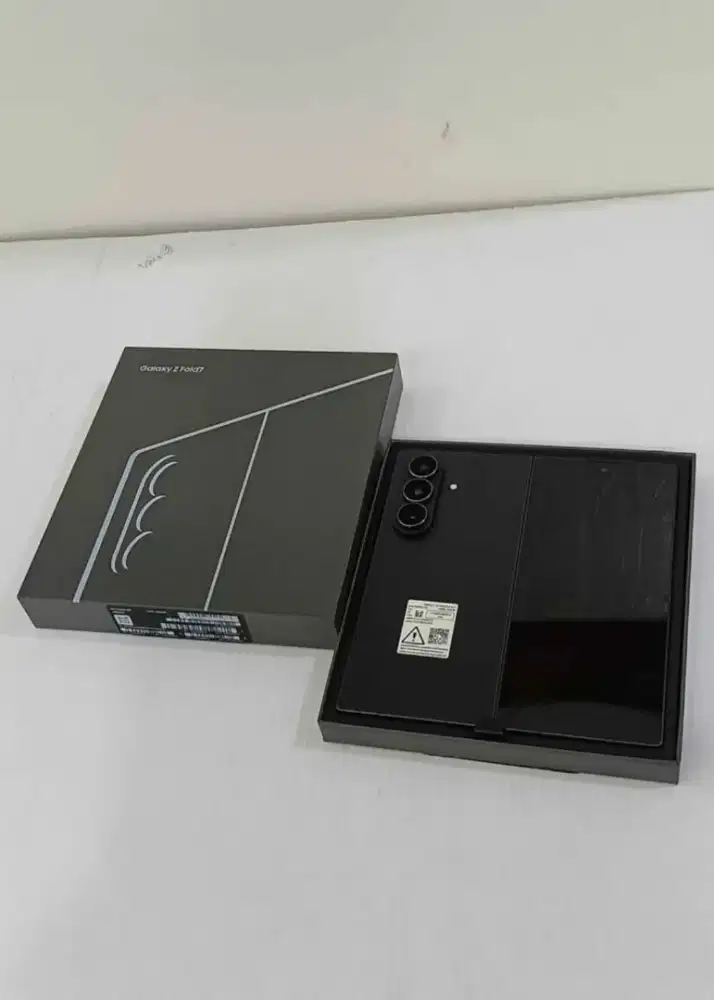 samsung  galaxy Z FOLD  7 12/256,fullset,belum pernah bongkar,t