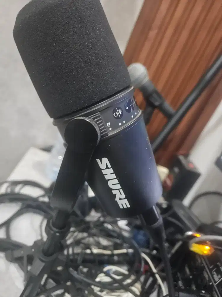 shure mv7 podcast microphone