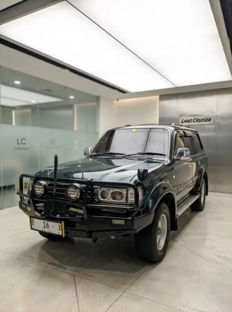 Toyota Land Cruiser VX80 MT Diesel
