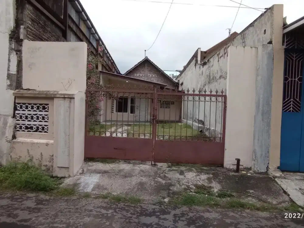 DIJUAL TANAH BONUS RUMAH SHM LUAS TANAH 122M WIDURAN KEPATIHAN KULON TENGAH KOTA SOLO Rp.875 JUTA.