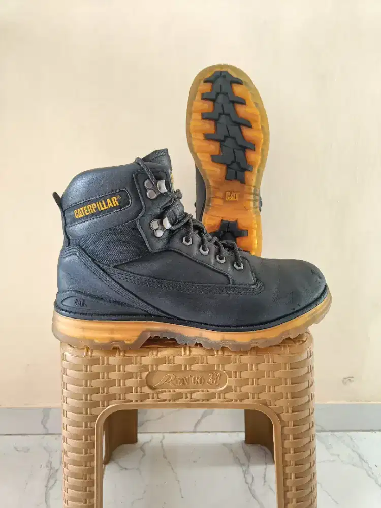 Sepatu Caterpillar Original Size 42 Not Timberland RW Proyek kerja