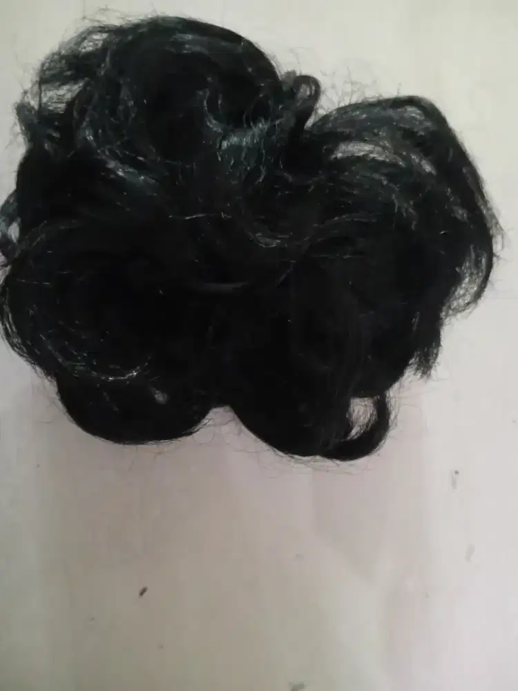 Konde jepit rambut warna hitam