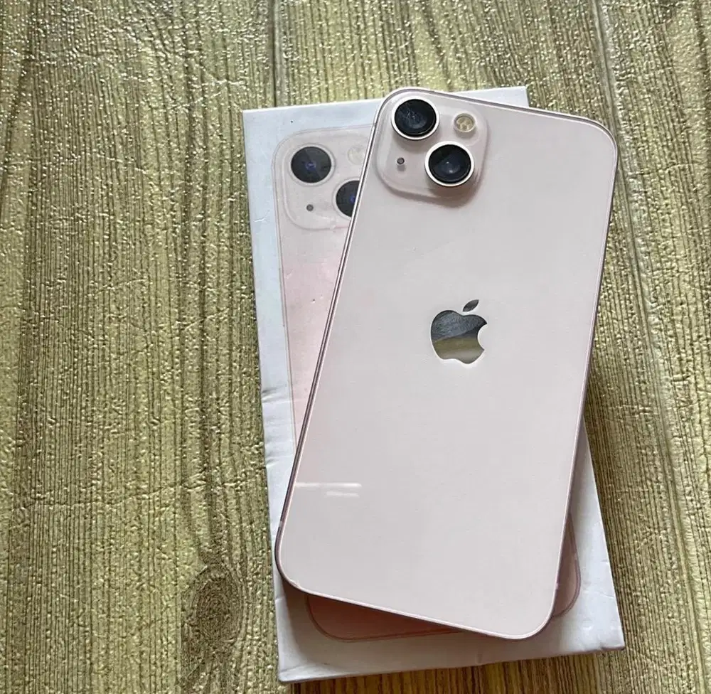iPhone 13 128GB Garansi Ex Inter Battery Health 91% Mulus Warna Pink