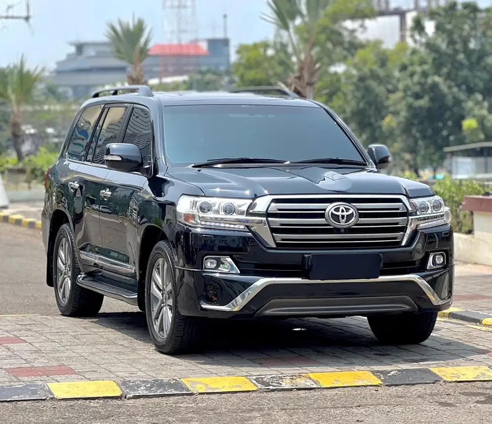 Toyota Land Cruiser VX200 Nik 2017 Garansi 1 Tahun Mesin dan Transmisi