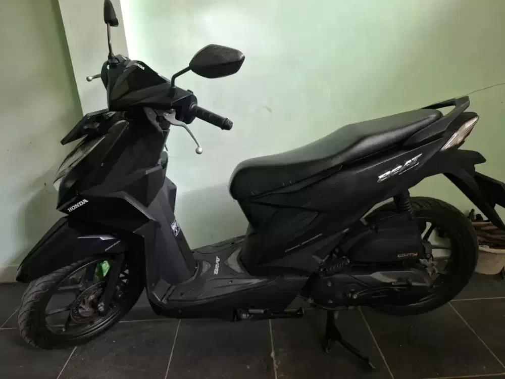 Beat deluxe hitam doff
