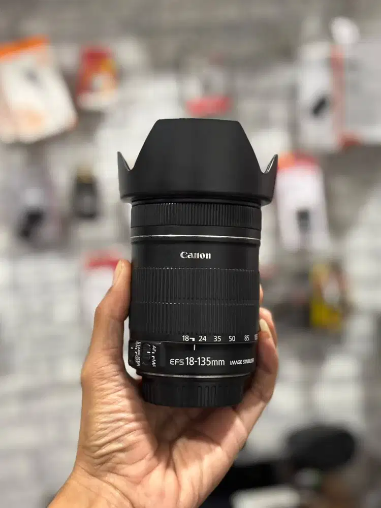 Canon EFS 18-135mm IS Mulus Siap Pakai