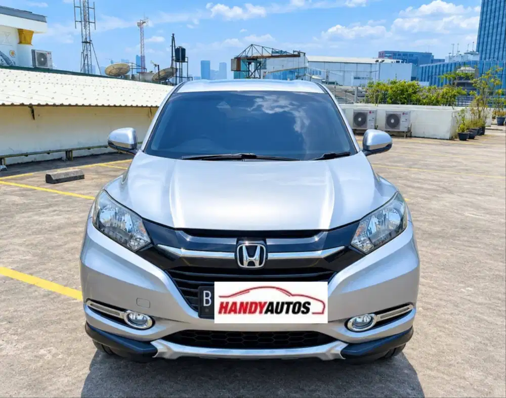 Honda HRV E 2017 Automatic Abu-abu Bulan Metalik