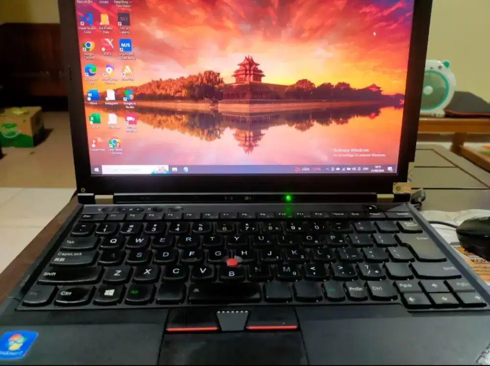 Dijual Laptop Lenovo ThinkPad Generasi 3 Pemakaian Pribadi Siap Pakai