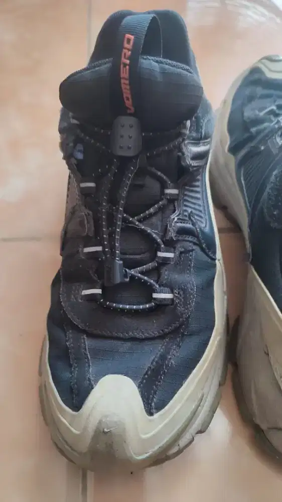 Nike vomero hitam putih... Korea