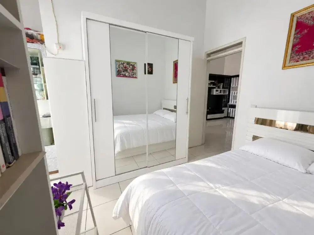 Dijual rumah minimalis nyaman semi Furnish di Kota Baru Parahyangan