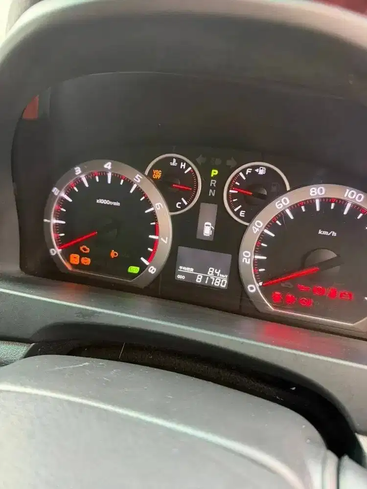 toyota alphard (2010)