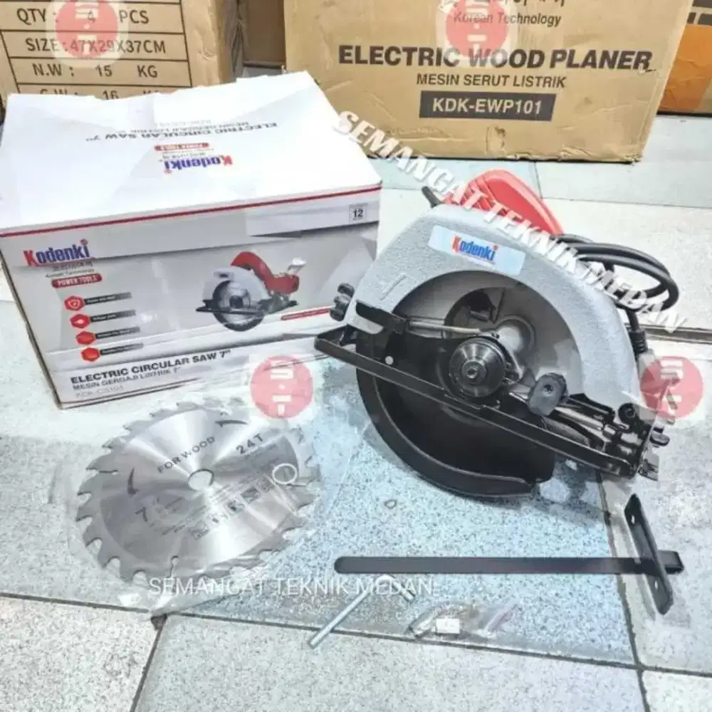Circular saw /pemotong kayu